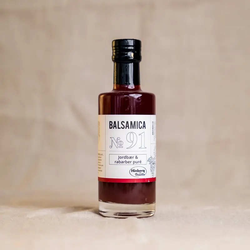 Flaske med Jordbær & Rabarbra Puré (250 ml) – naturlig fruktpuré uten tilsetninger. Ideell til desserter, smoothies og sauser.