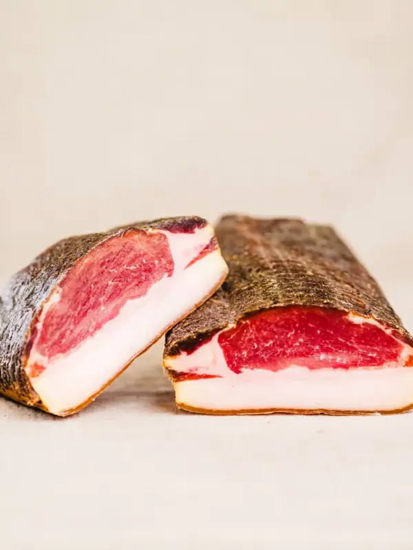 Crudo Alpino spekeskinke fra La Casara – italiensk håndlaget spekemat med mild smak, perfekt til antipasti, tapas og ostefat