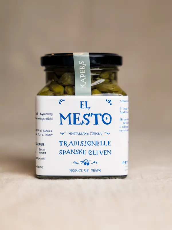 Glass med El Mesto kapers – små, grønne kapers i saltlake fra Spania. En delikat ingrediens for tapas, salater og varmretter.